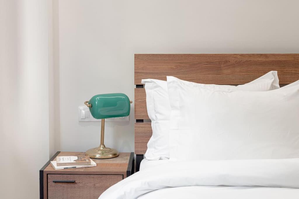 Stylish Urban Hideaway Near Athens Center & Metro photo 4