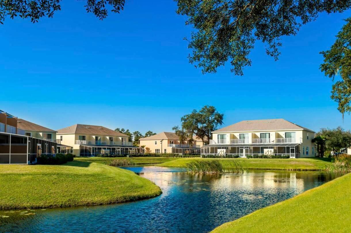 House with Lake View in Resort