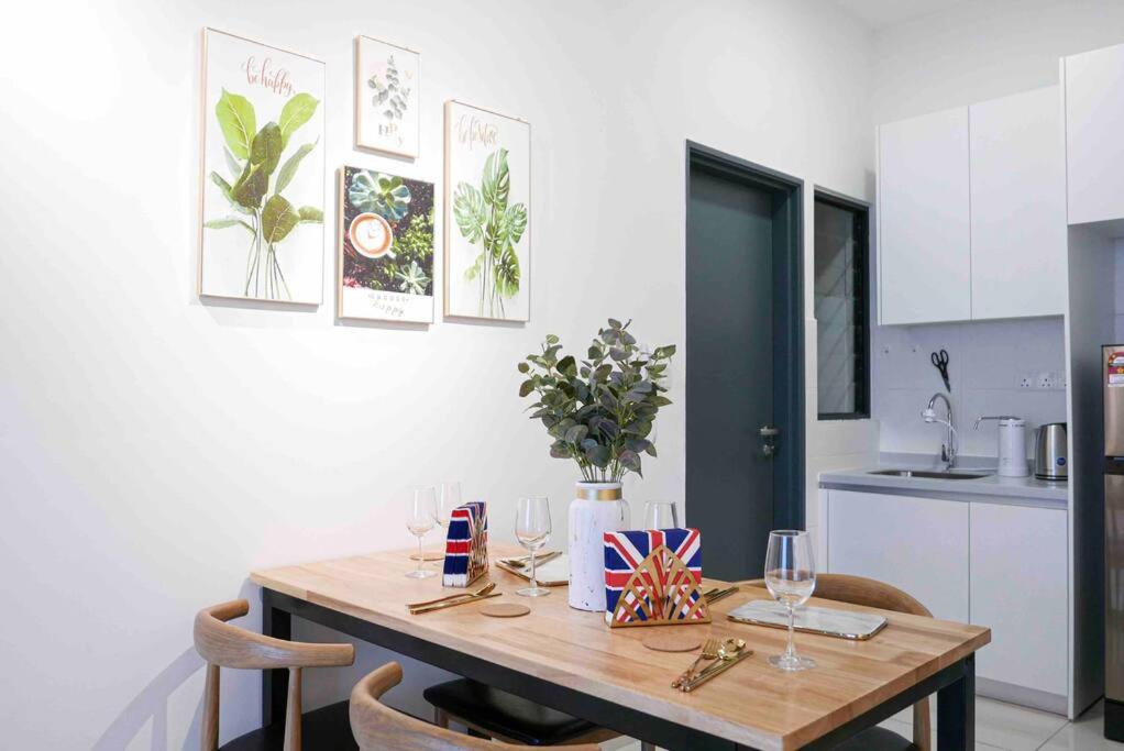 Bukit Jalil Cozy Place 5~7pax