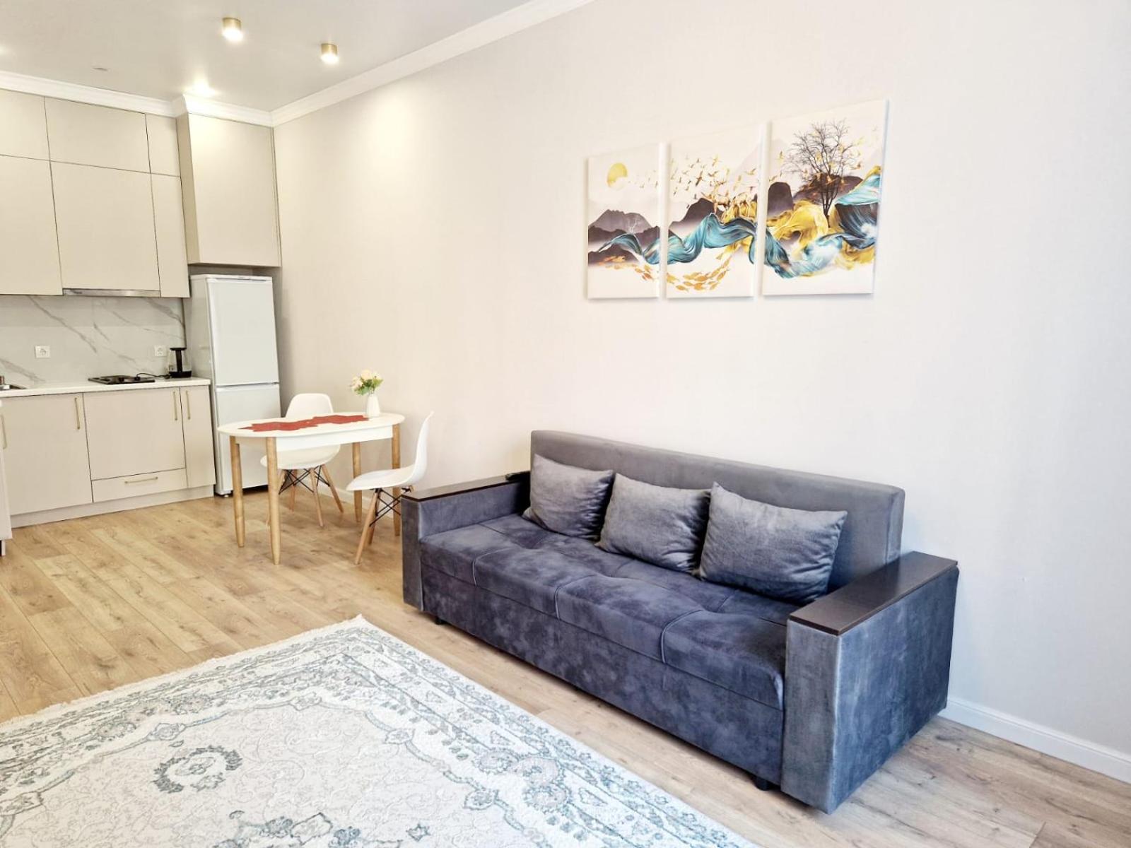 GUMI GROUP APARTMENT near Khan Shatyr Tandau 0387 view 4