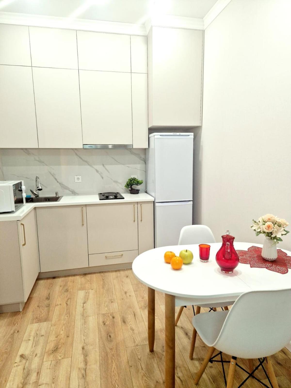 GUMI GROUP APARTMENT near Khan Shatyr Tandau 0387 view 2
