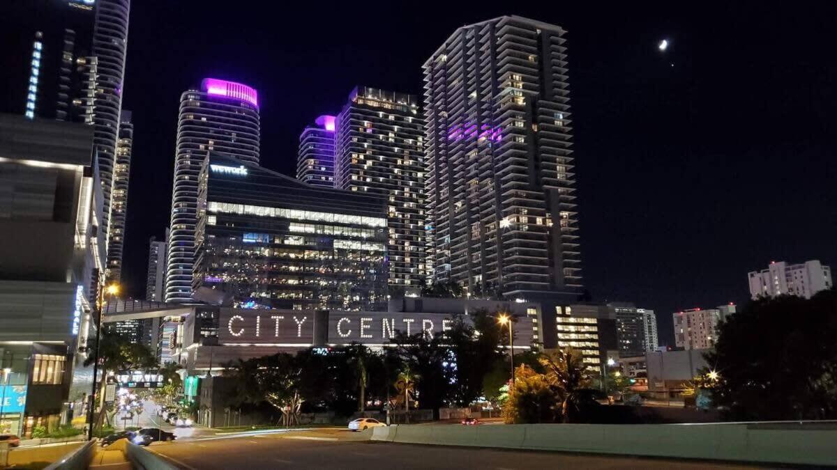 Modern 1BR Condo in Upscale Brickell Locale