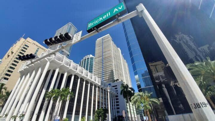 Modern 1BR Condo in Upscale Brickell Locale
