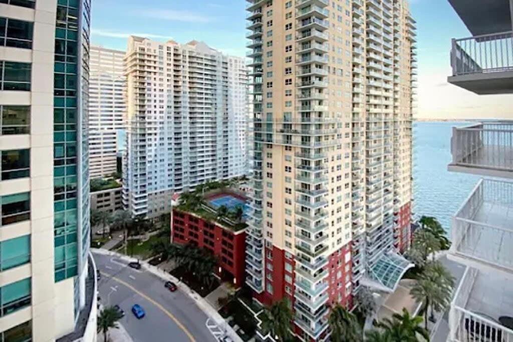 Modern 1BR Condo in Upscale Brickell Locale