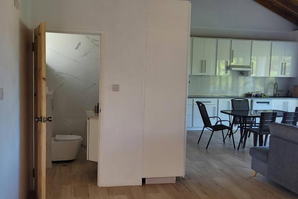 3 master bedrooms All-in-one view 4