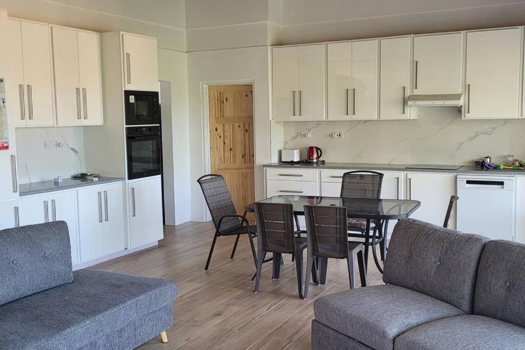 3 master bedrooms All-in-one view 5