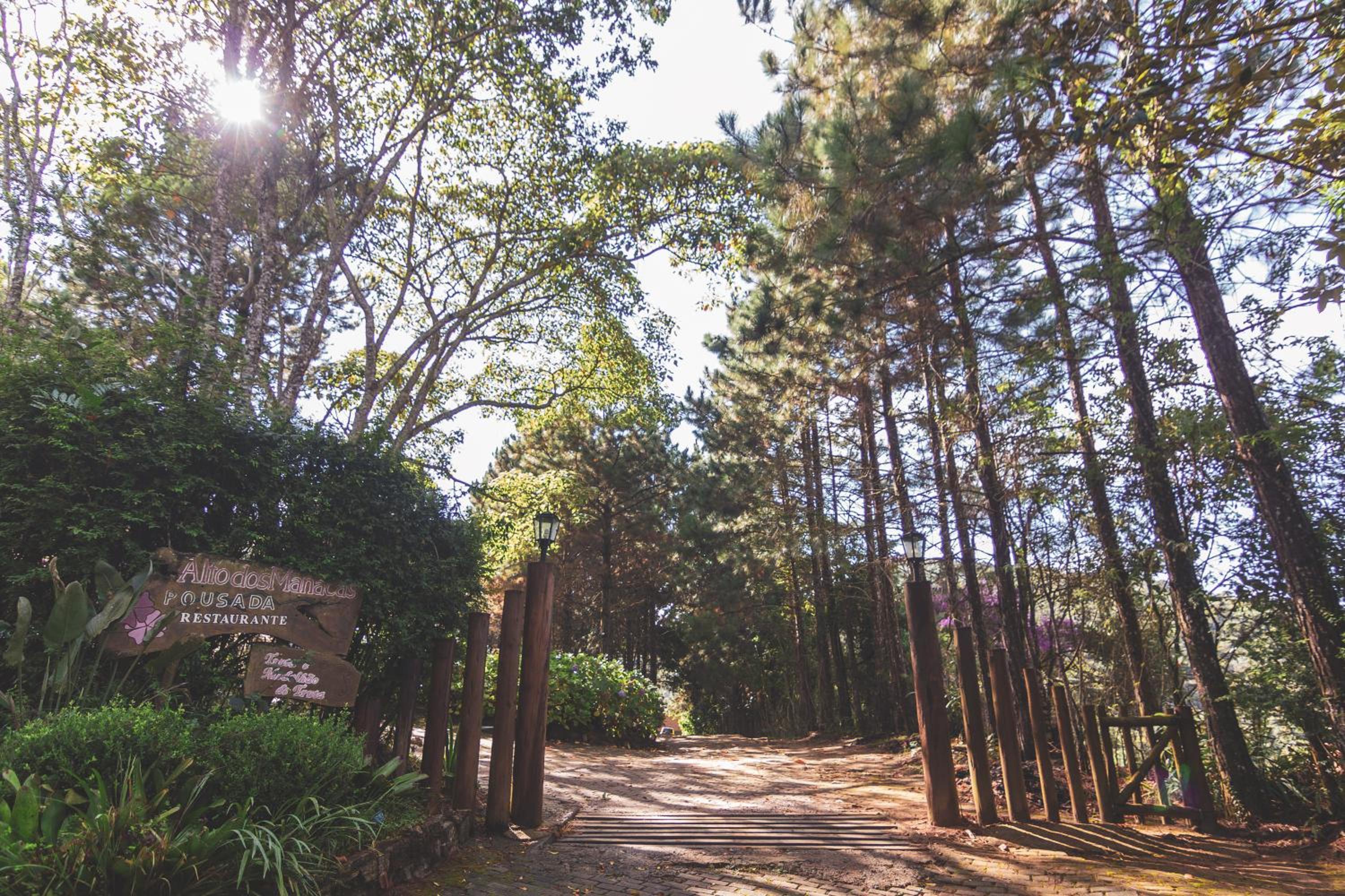 Pousada Alto dos Manacás Chalés e Restaurante - A 500mts da portaria do parque e 2,5km da Vila