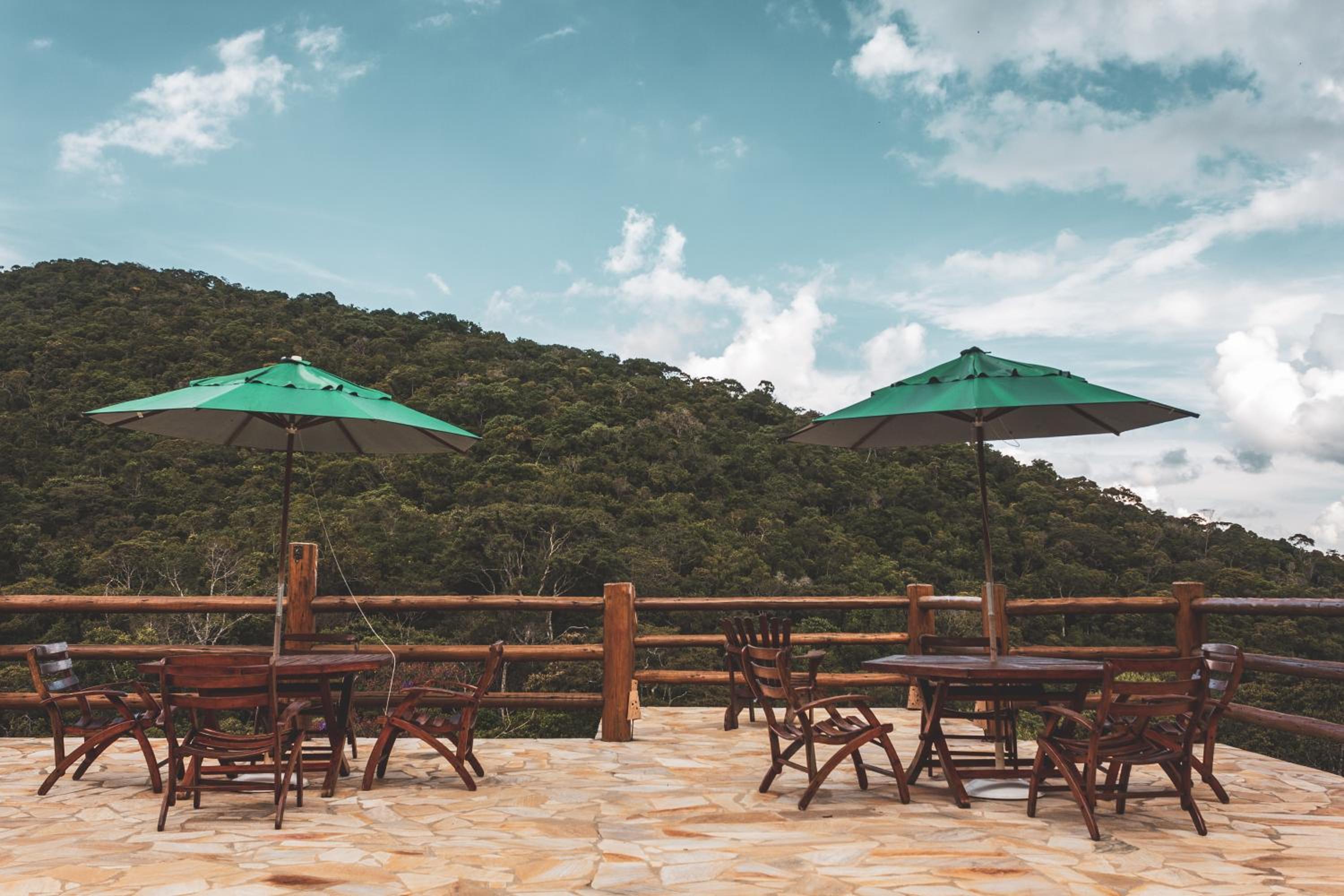 Pousada Alto dos Manacás Chalés e Restaurante - A 500mts da portaria do parque e 2,5km da Vila