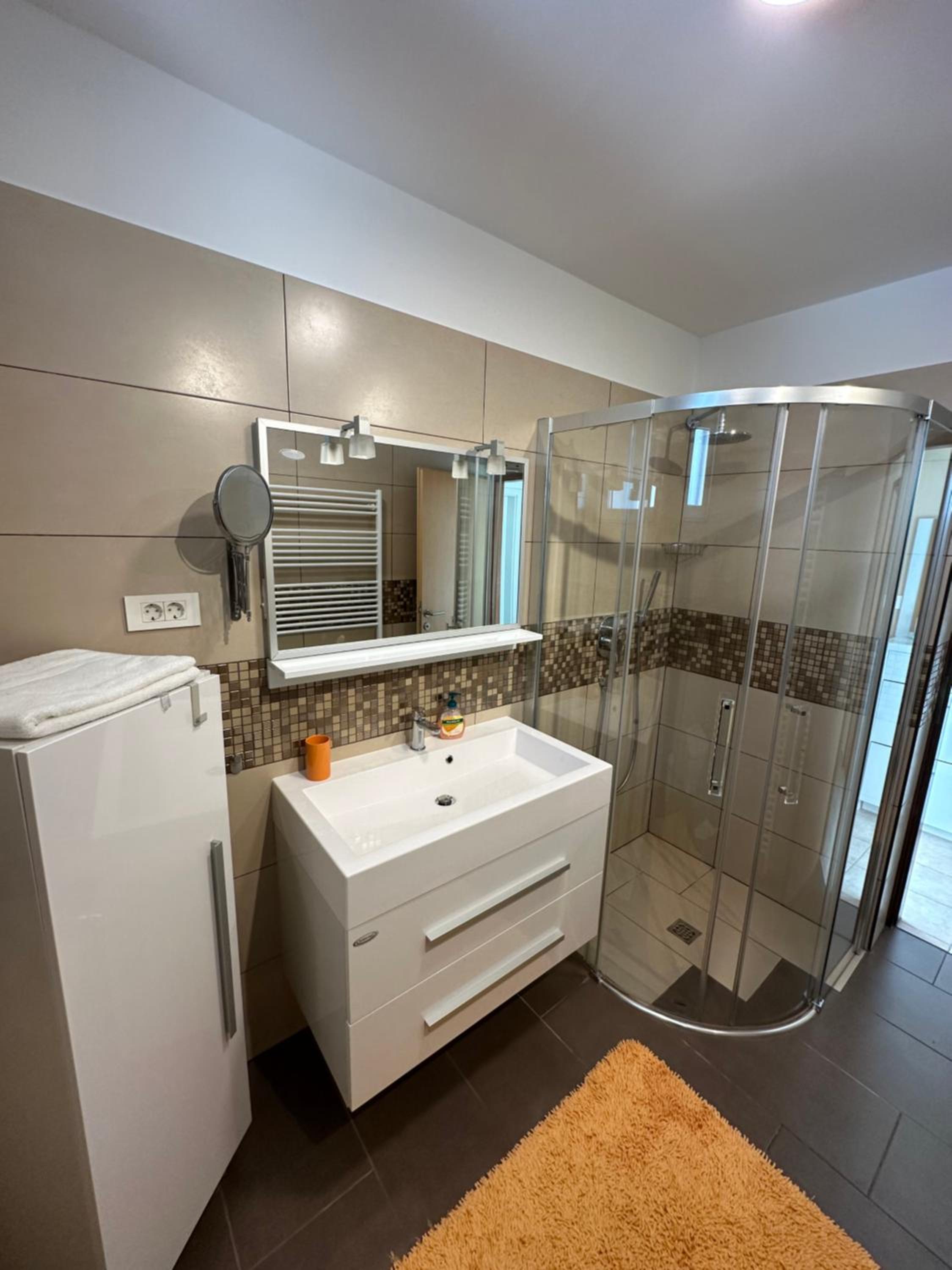 Apartment with balcony Hiša Brdo 48
