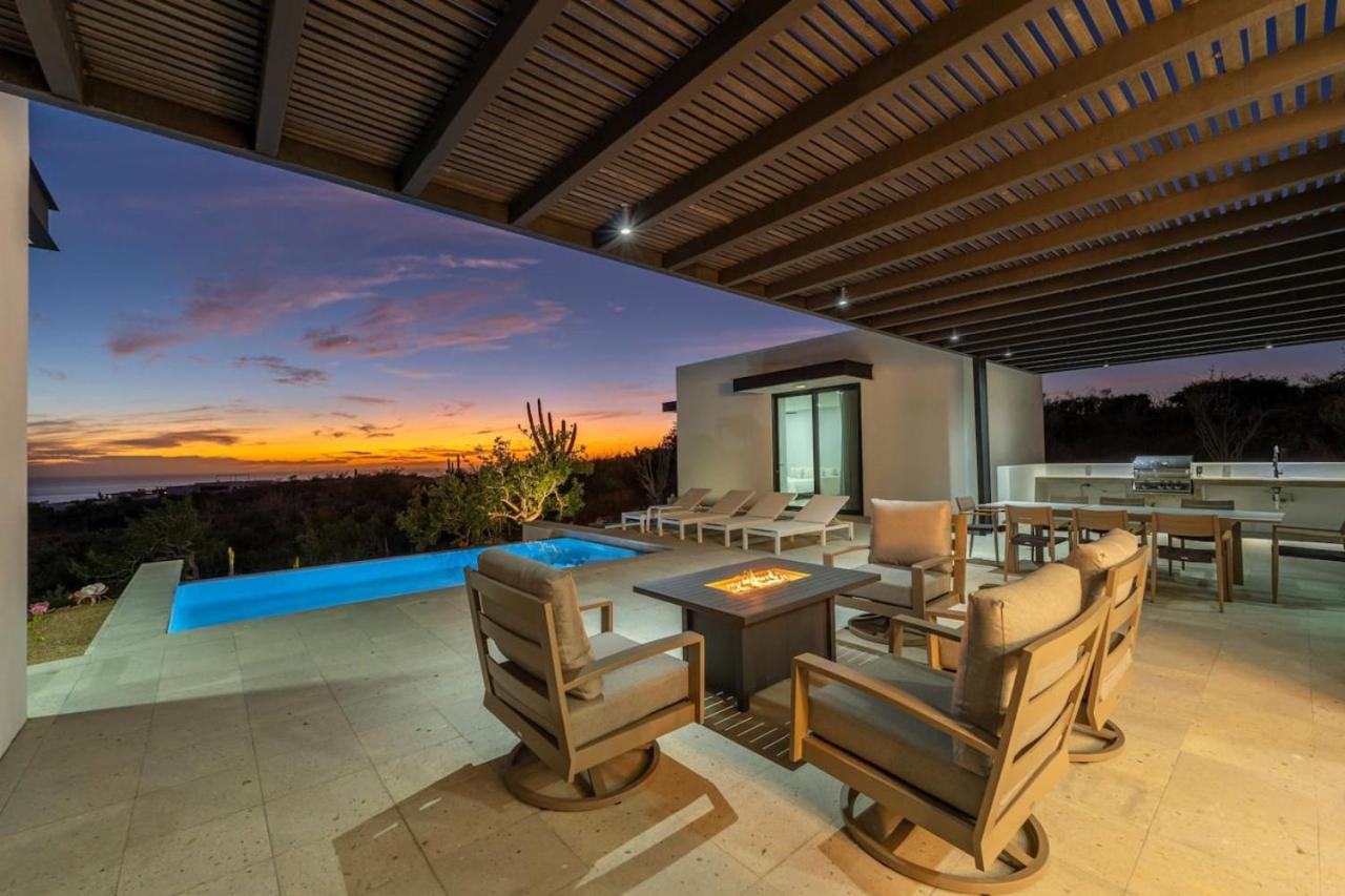 Stylish and Beautiful New 3BR Villa with Ocean Views view 2