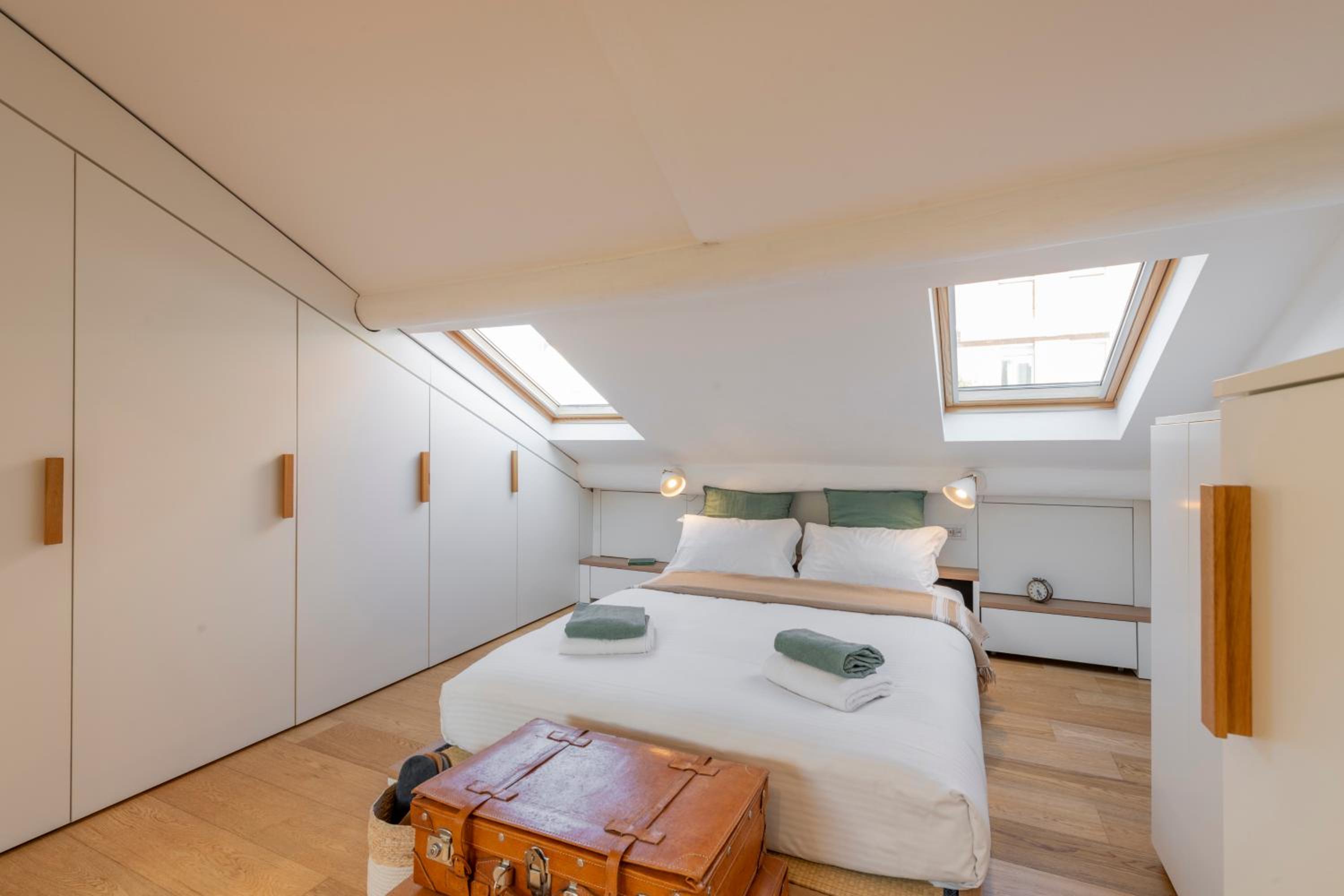 Bright mini studio in the heart of Milan
