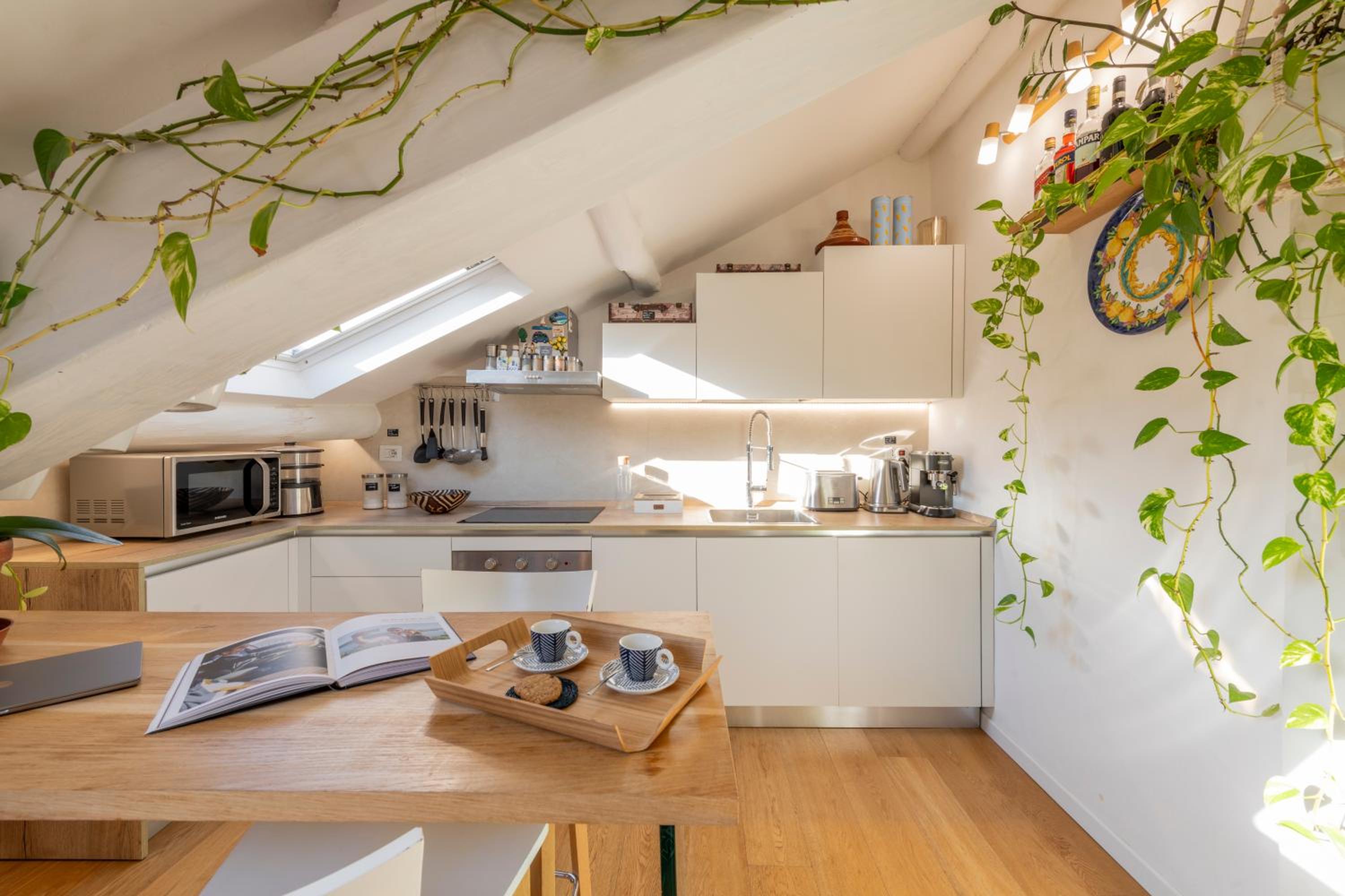 Bright mini studio in the heart of Milan