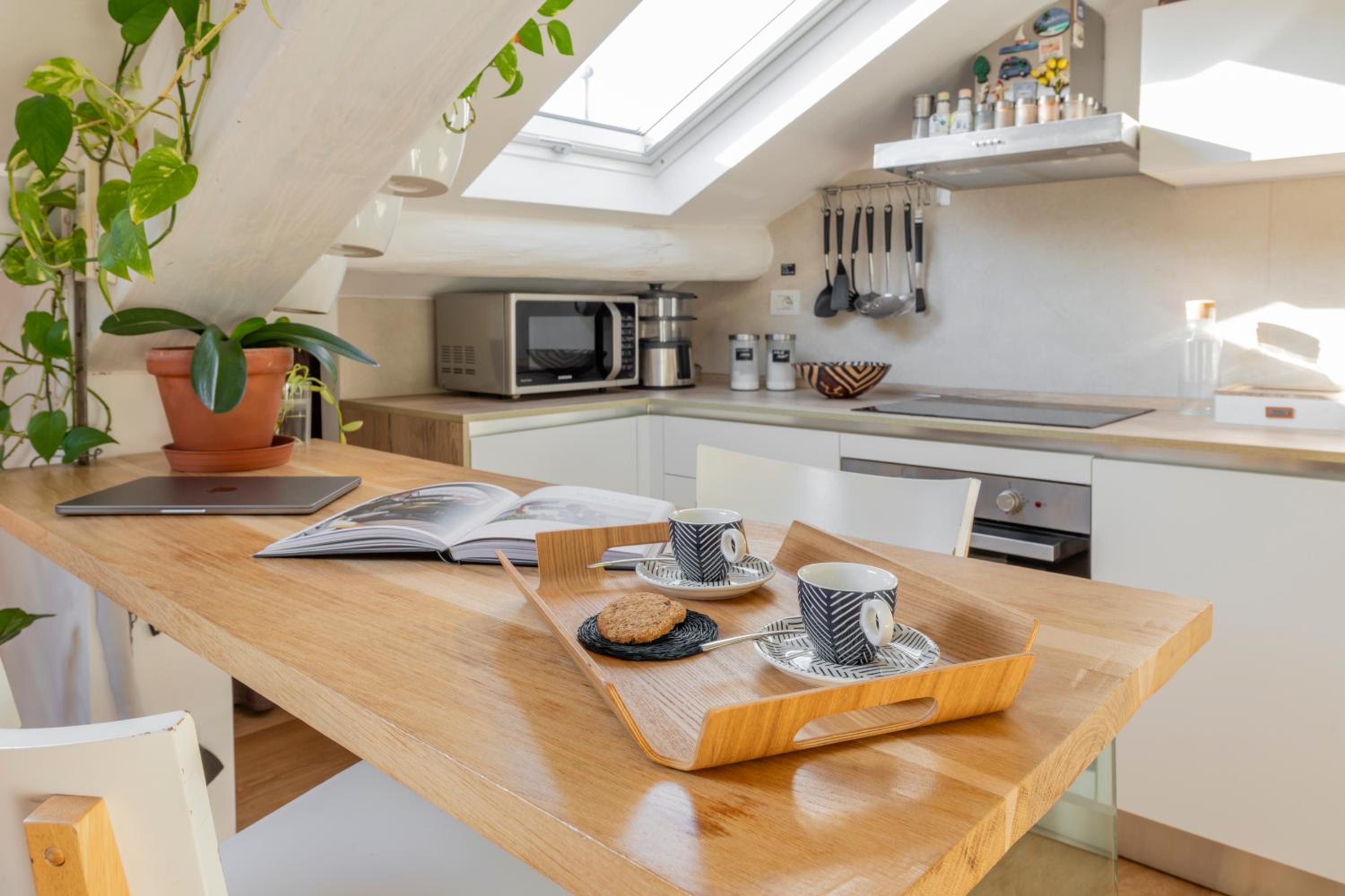 Bright mini studio in the heart of Milan