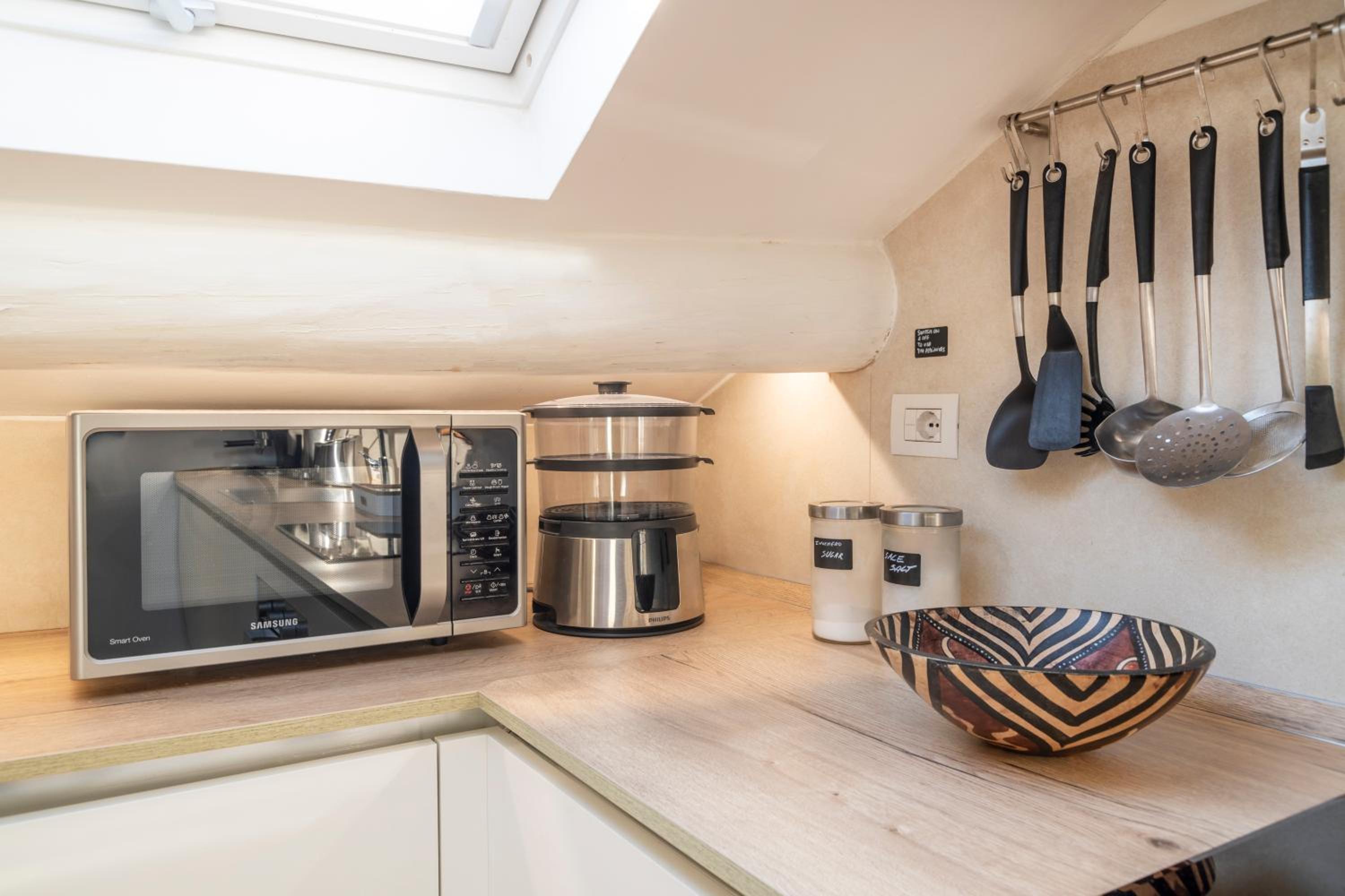 Bright mini studio in the heart of Milan