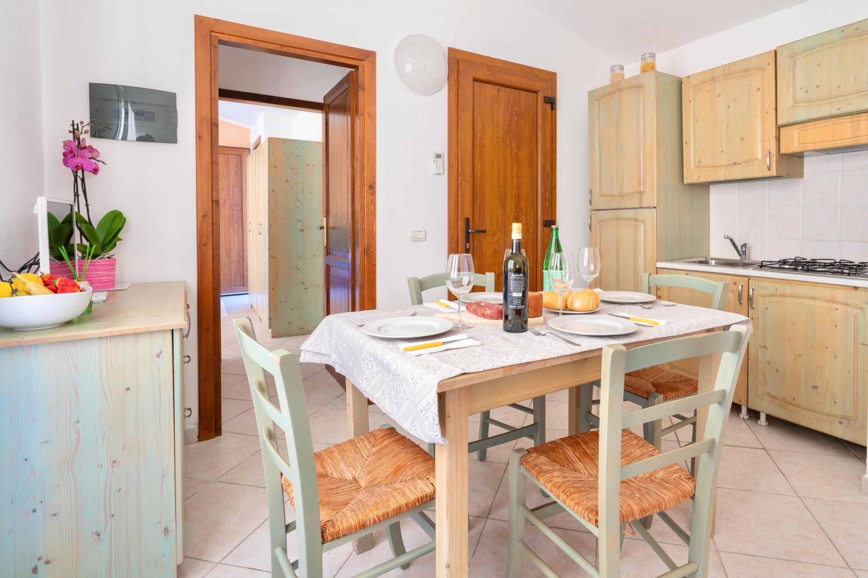 ISA-Residence with swimming-pool in Badesi