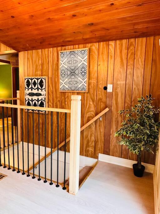 Private Riverfront Cottage in Muskoka - The MARA
