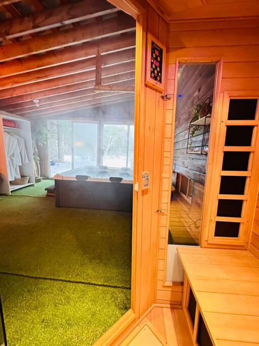 Private Riverfront Cottage in Muskoka - The MARA