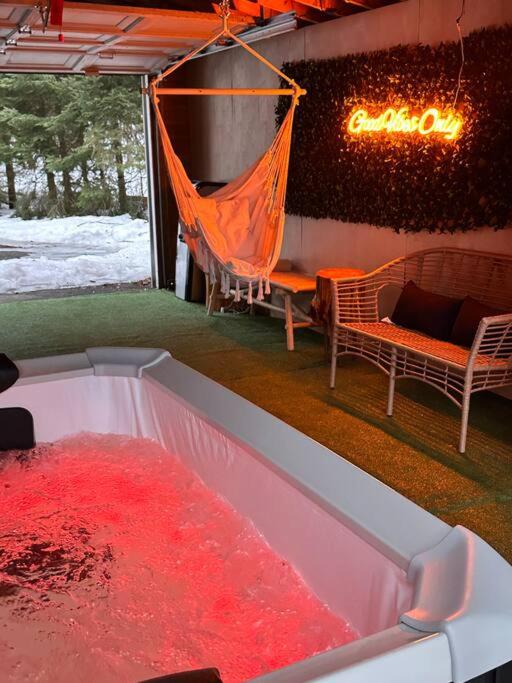 Private Riverfront Cottage in Muskoka - The MARA