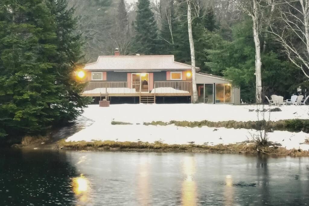 Private Riverfront Cottage in Muskoka - The MARA