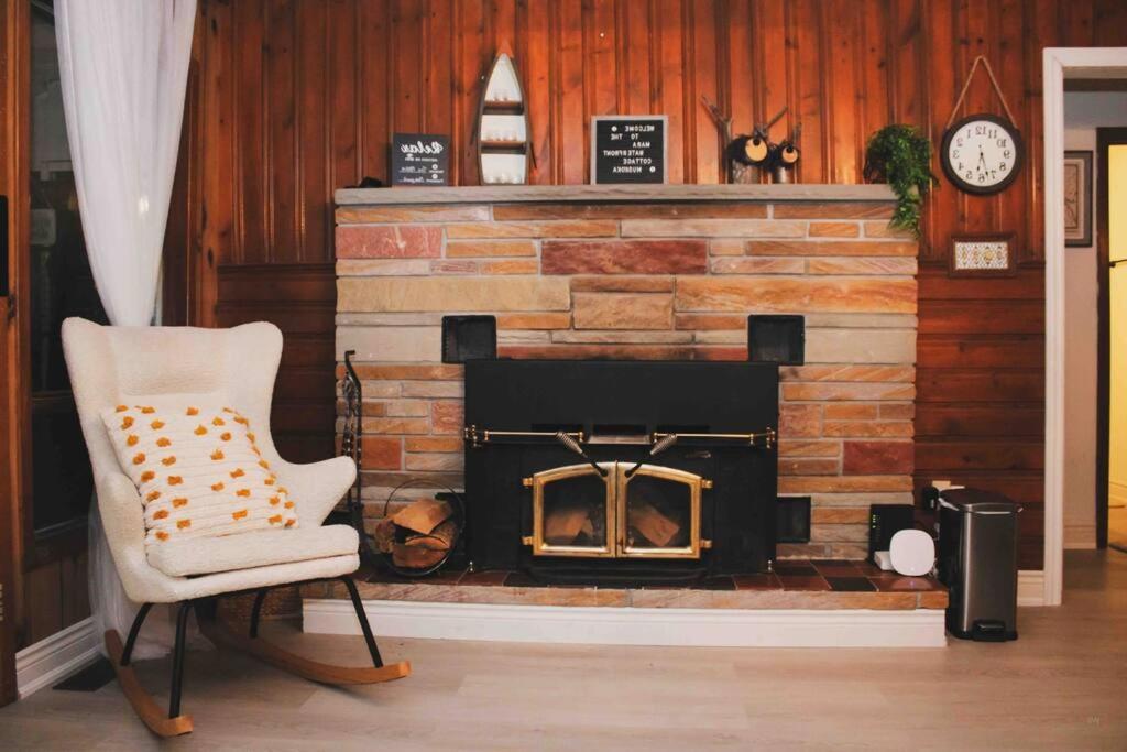 Private Riverfront Cottage in Muskoka - The MARA