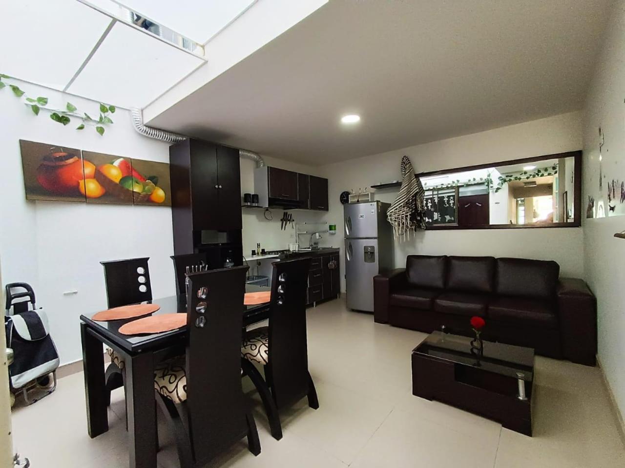 Apartamento completo cerca a embajada 1