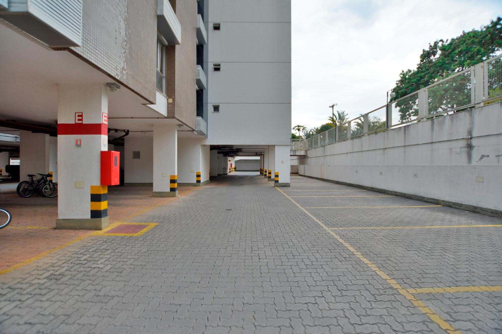Estudio calmo ao lado do parque