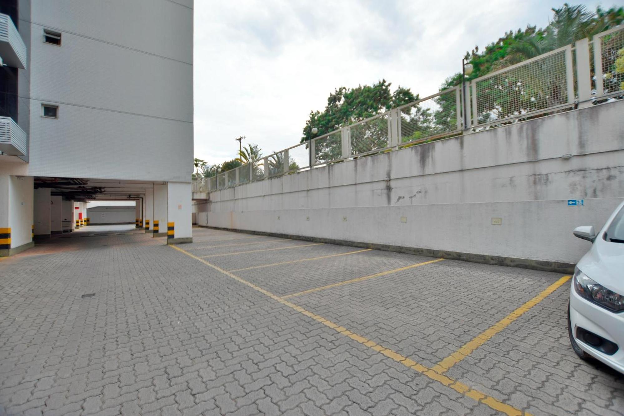 Estudio calmo ao lado do parque
