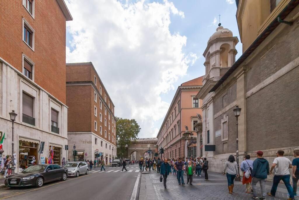 BORGO PIO - quite and spacious apt
