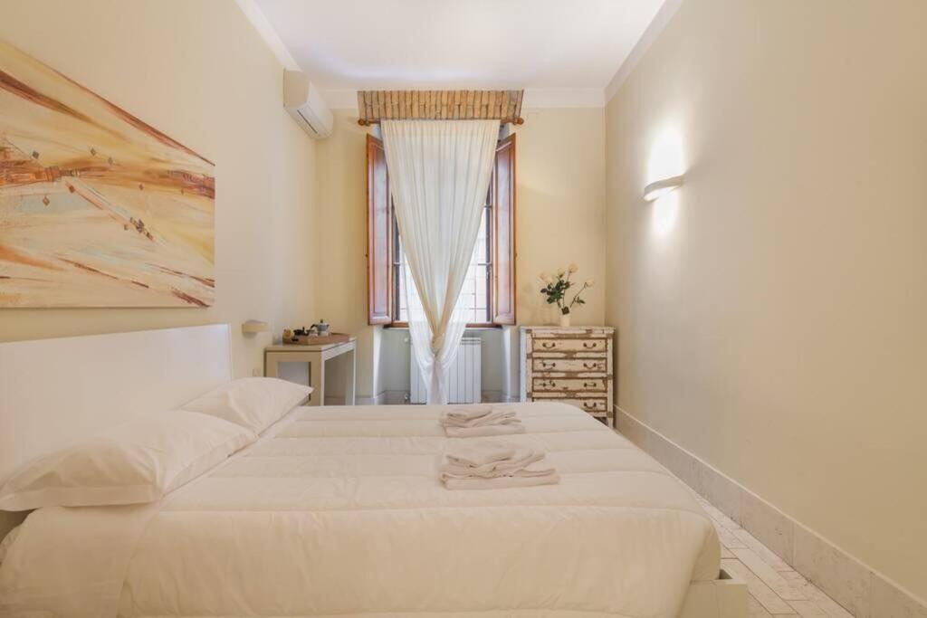 BORGO PIO - quite and spacious apt