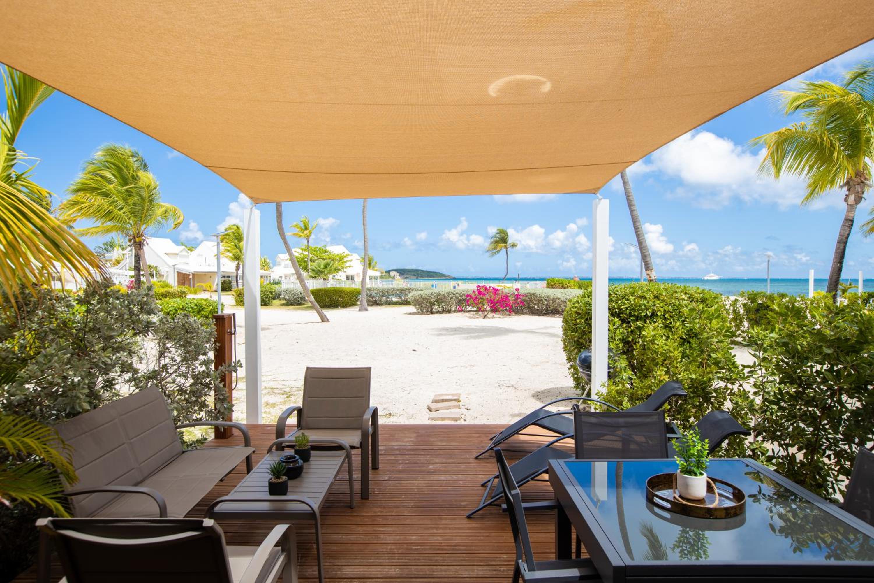 Baie Nettle Beach Club 3230 view 4