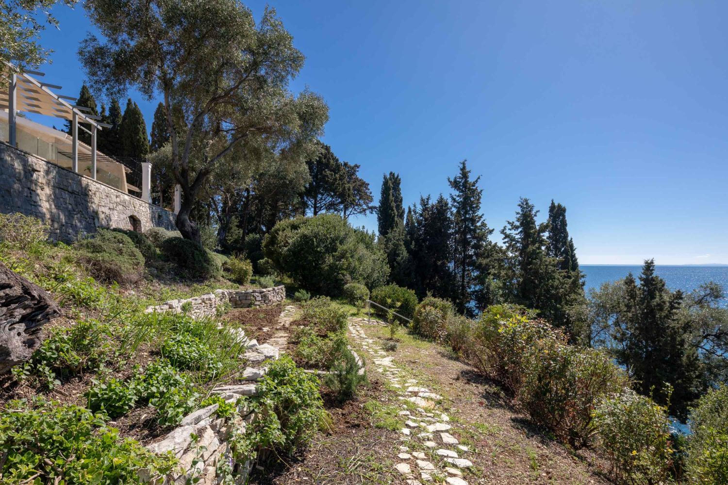 Kalami Lookout Villa