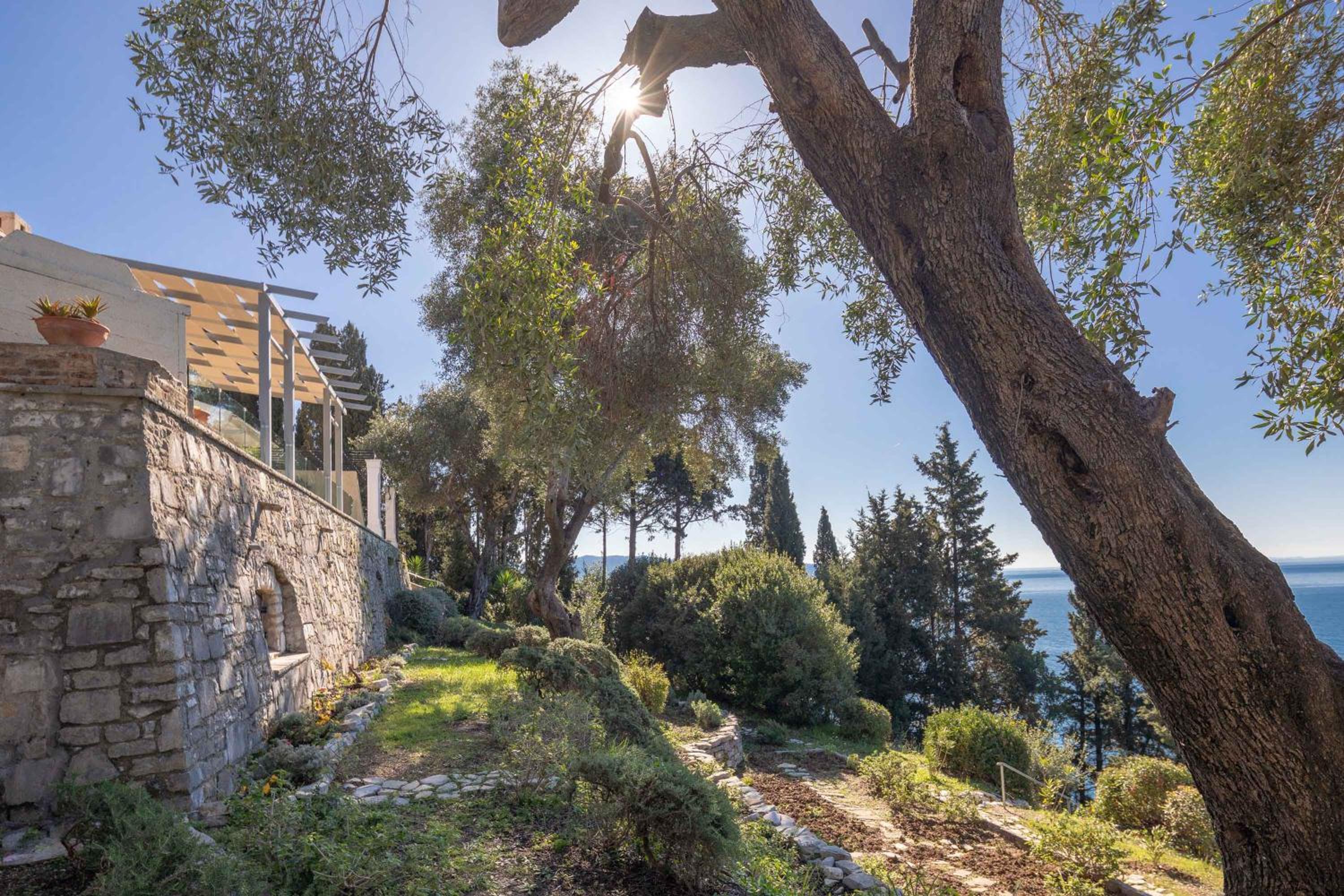 Kalami Lookout Villa