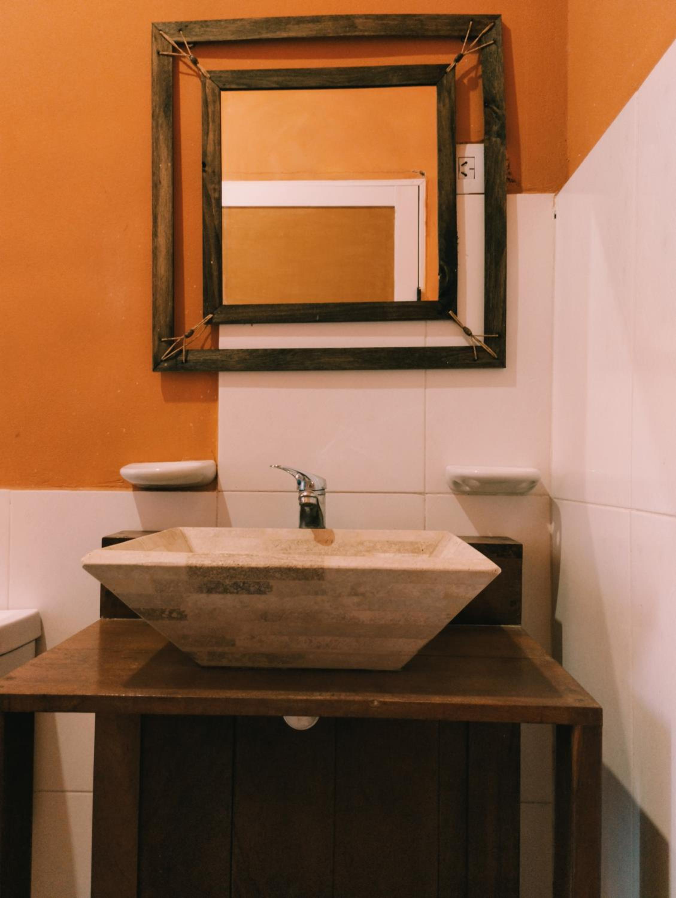 Hostal La Casa - Image 2