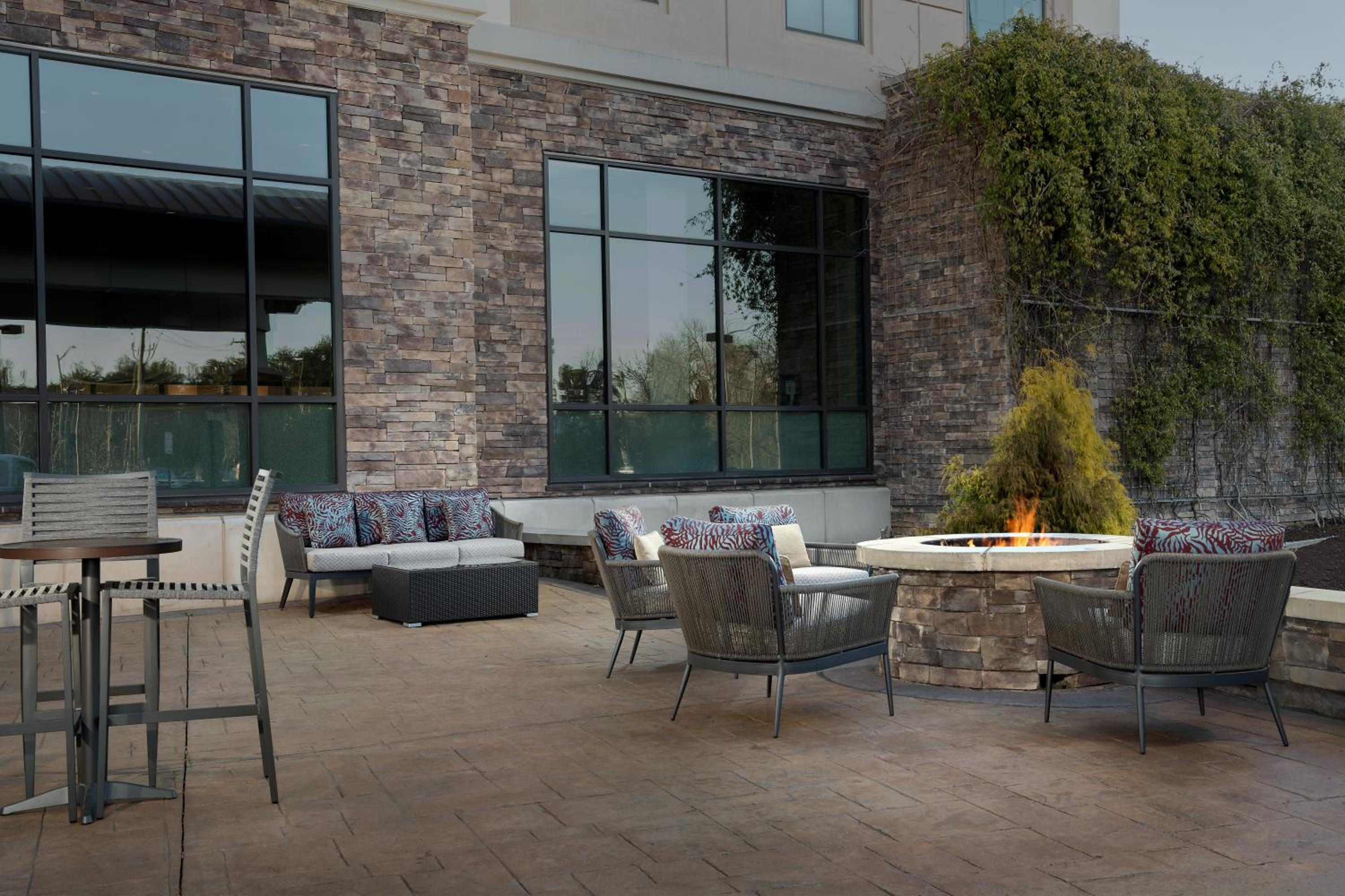 Springfield Vacations - Embassy Suites Springfield - Property Image 75