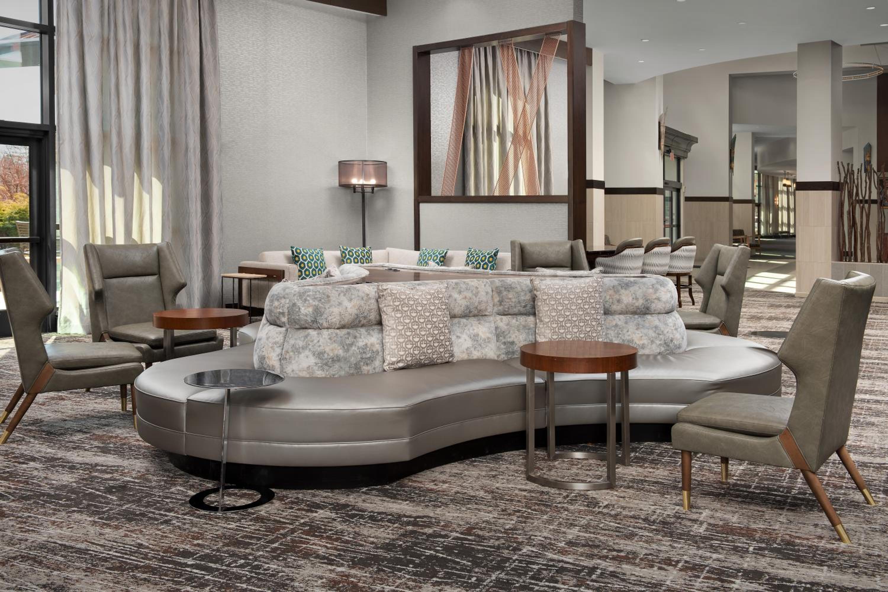 Springfield Vacations - Embassy Suites Springfield - Property Image 30