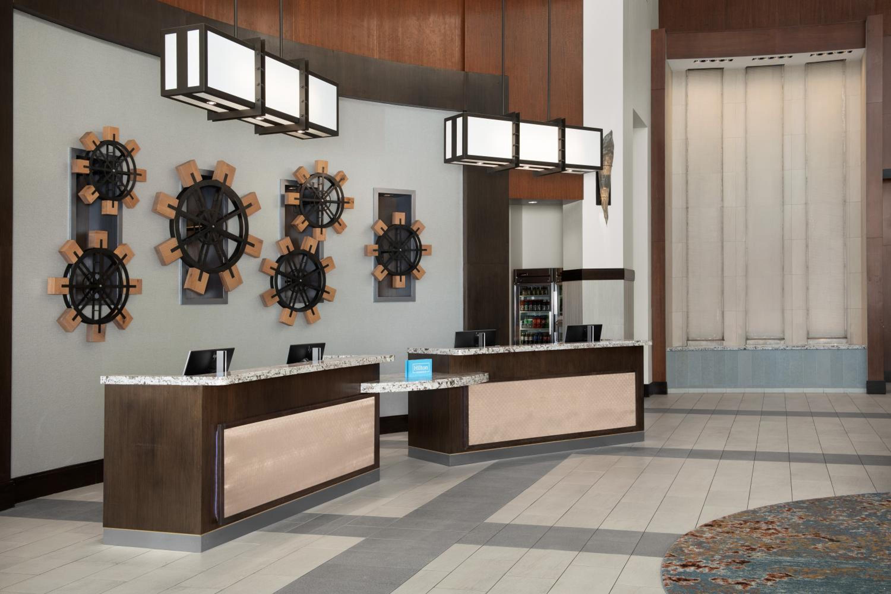 Springfield Vacations - Embassy Suites Springfield - Property Image 39