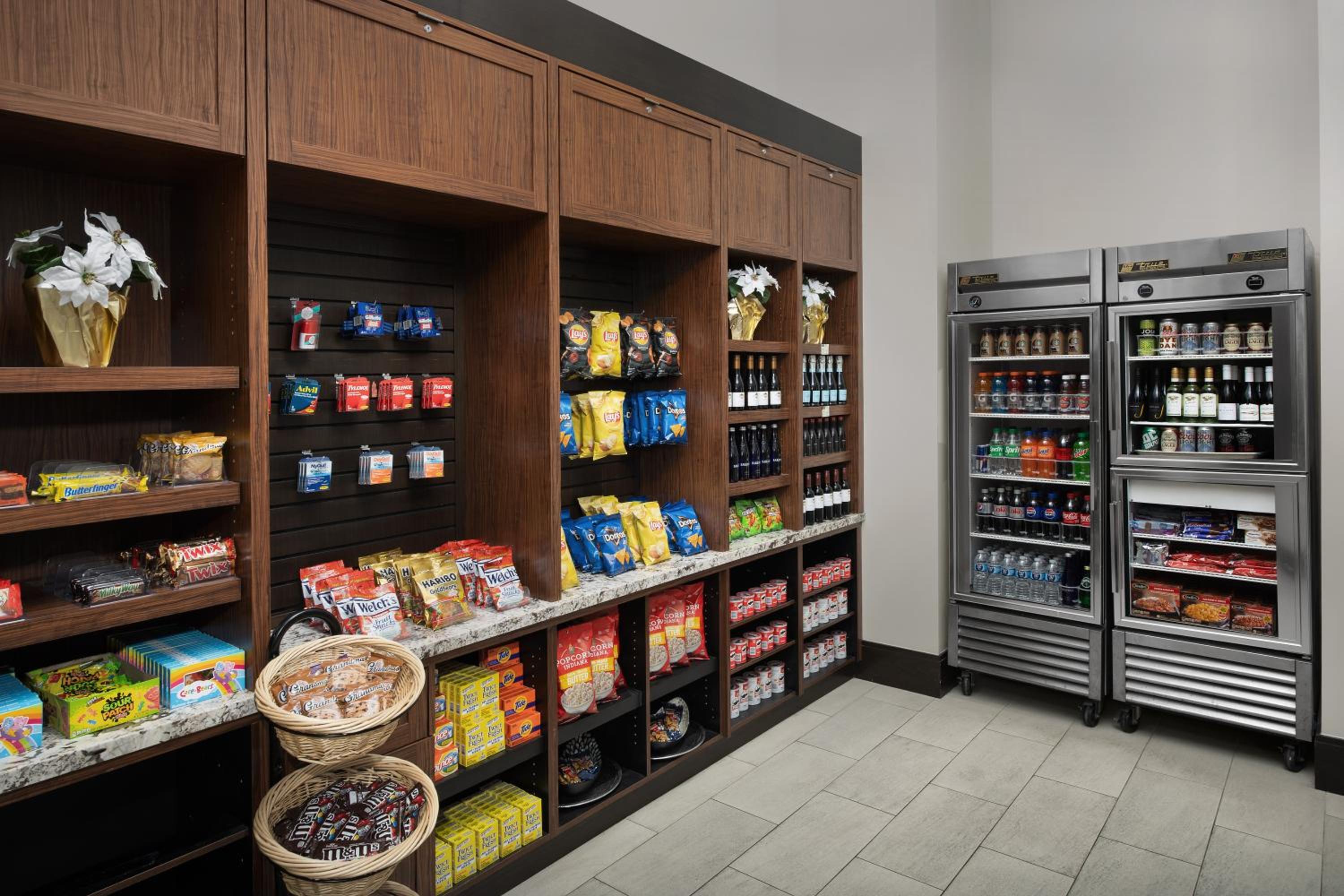 Springfield Vacations - Embassy Suites Springfield - Property Image 38