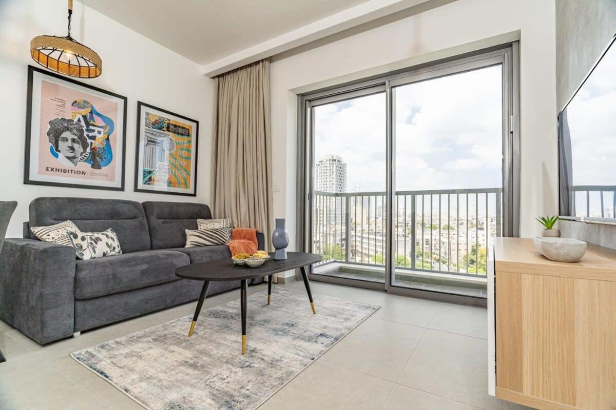 Exclusive 1 Bdm Apartment Parking City Center