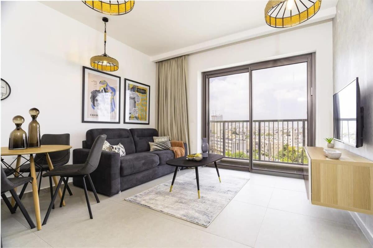 Exclusive 1 Bdm Apartment Parking City Center