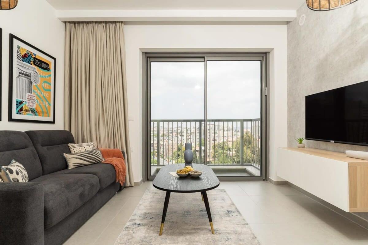 Exclusive 1 Bdm Apartment Parking City Center