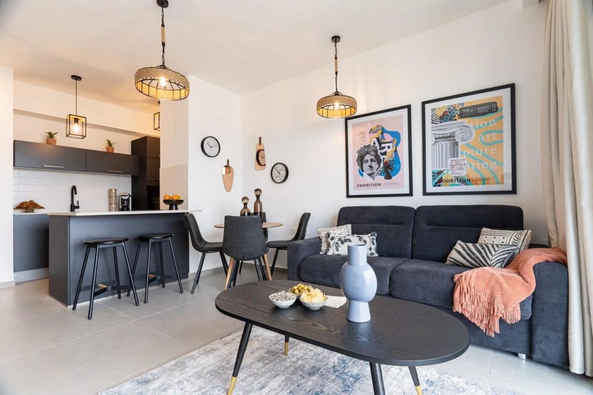 Exclusive 1 Bdm Apartment Parking City Center