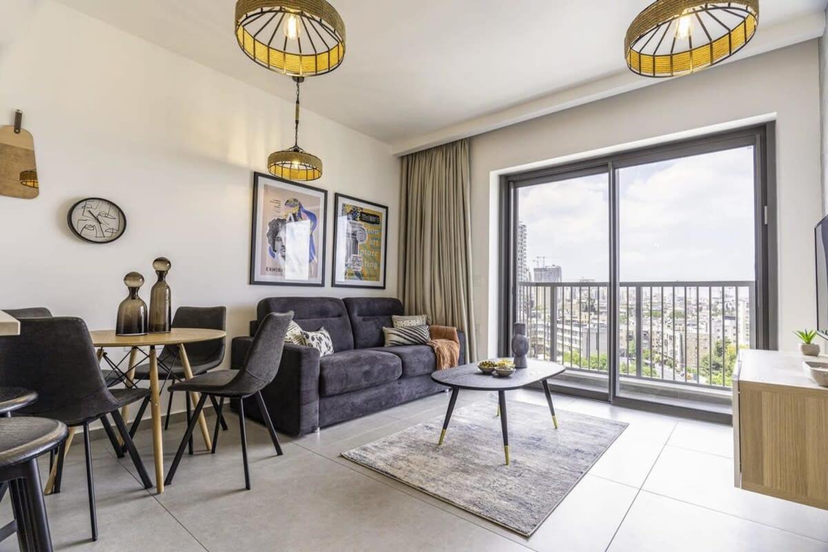 Exclusive 1 Bdm Apartment Parking City Center