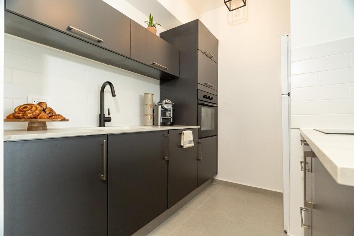 Exclusive 1 Bdm Apartment Parking City Center