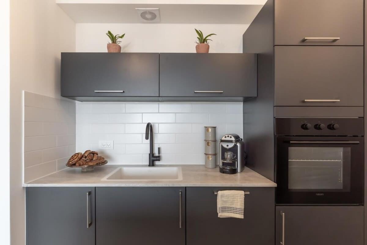 Exclusive 1 Bdm Apartment Parking City Center