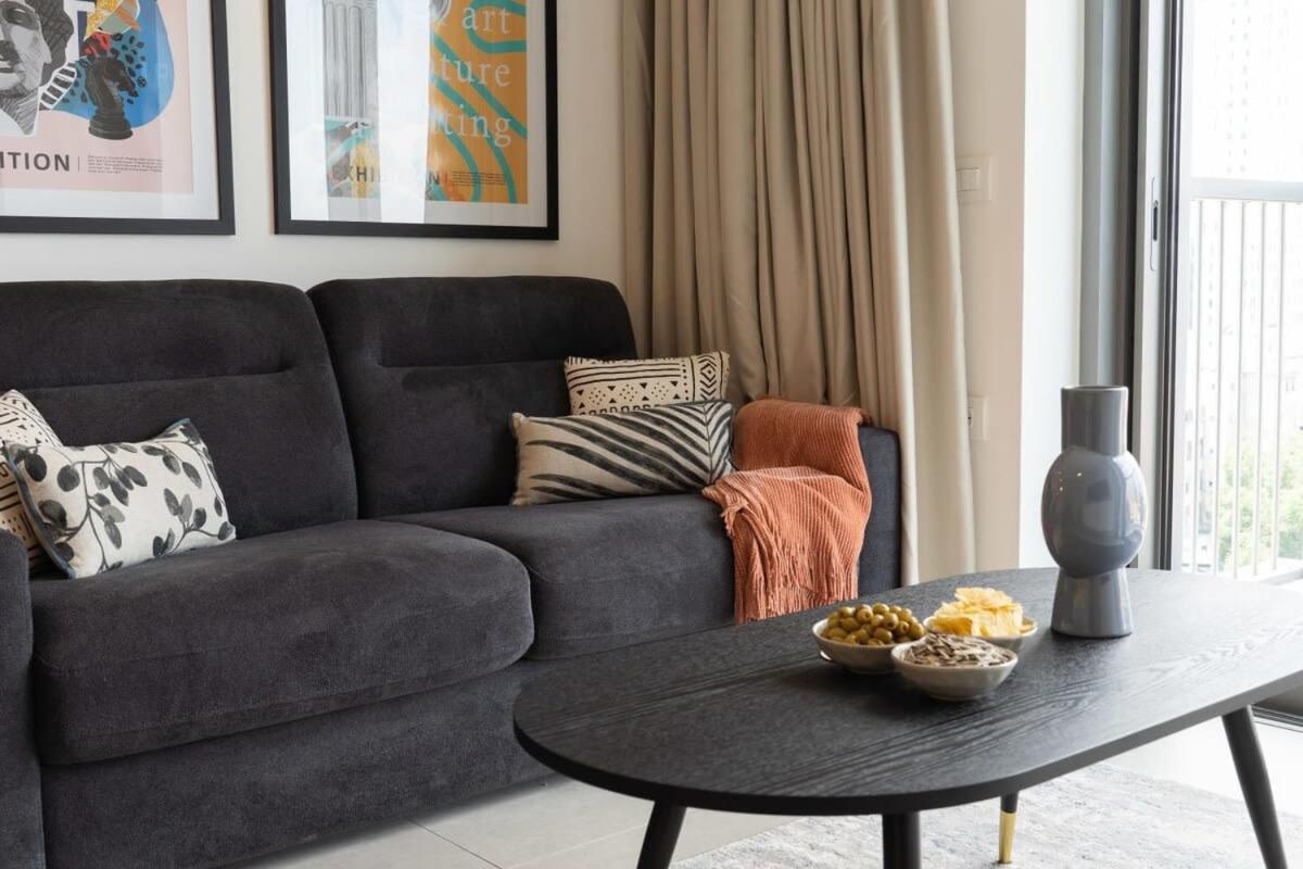 Exclusive 1 Bdm Apartment Parking City Center