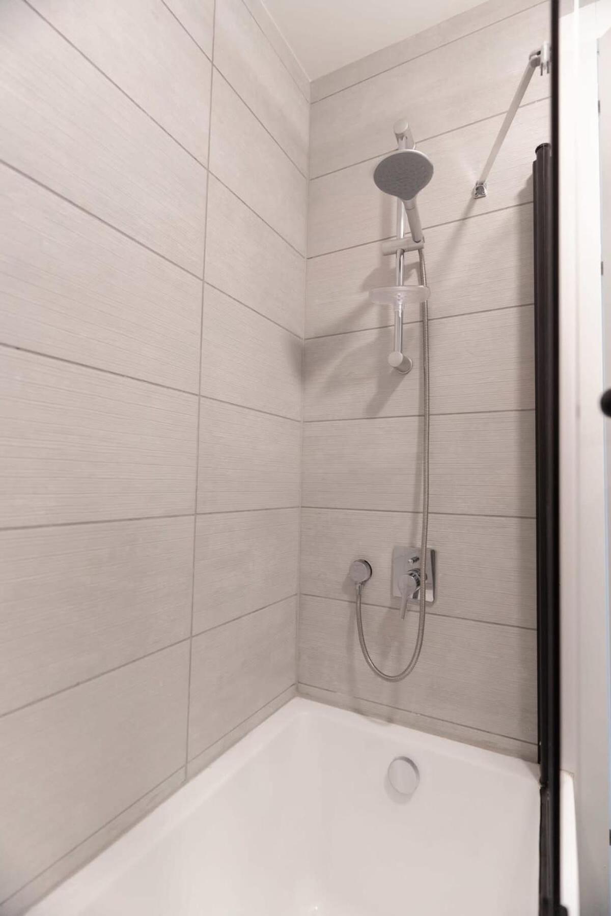 Exclusive 1 Bdm Apartment Parking City Center