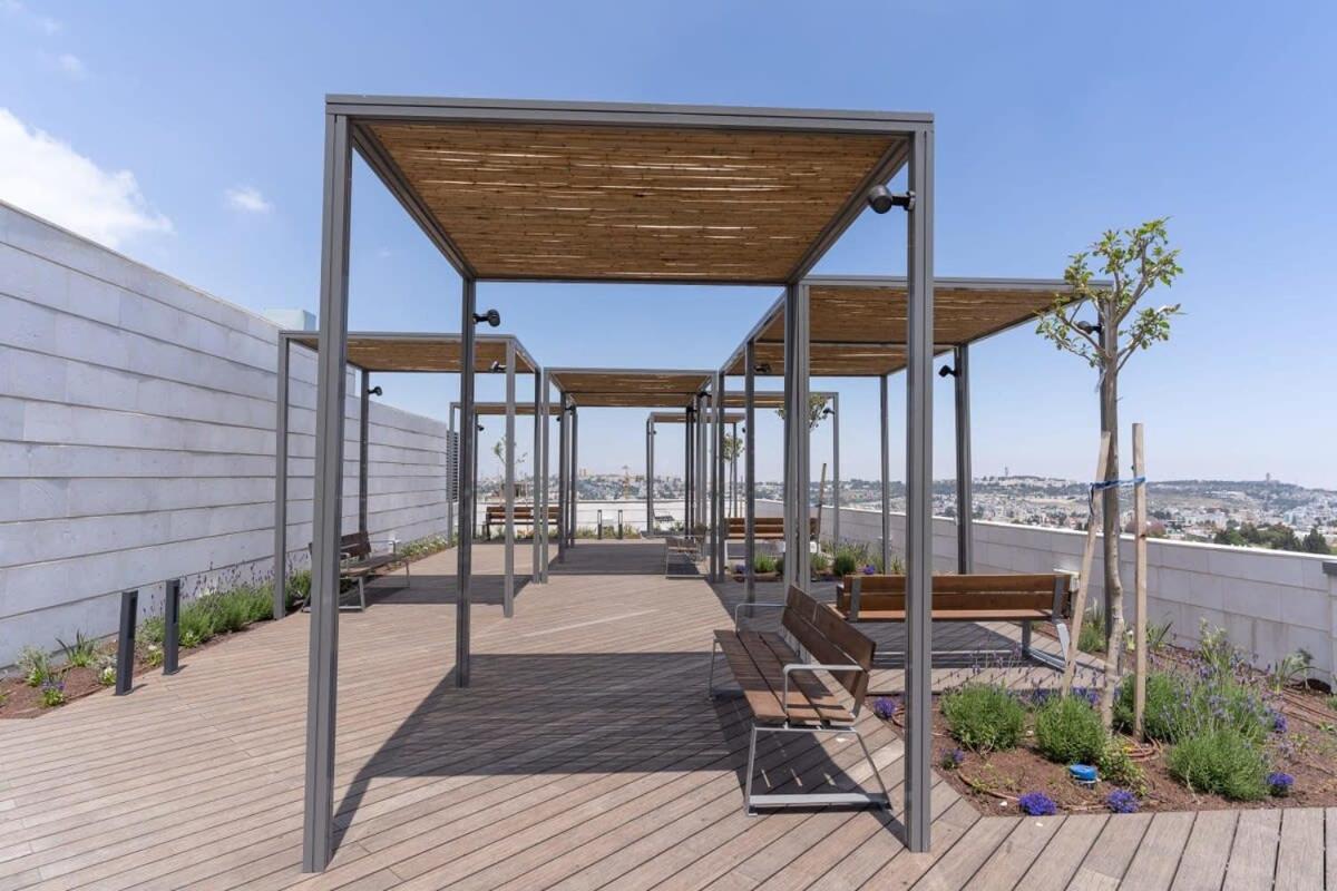 Exclusive 1 Bdm Apartment Parking City Center