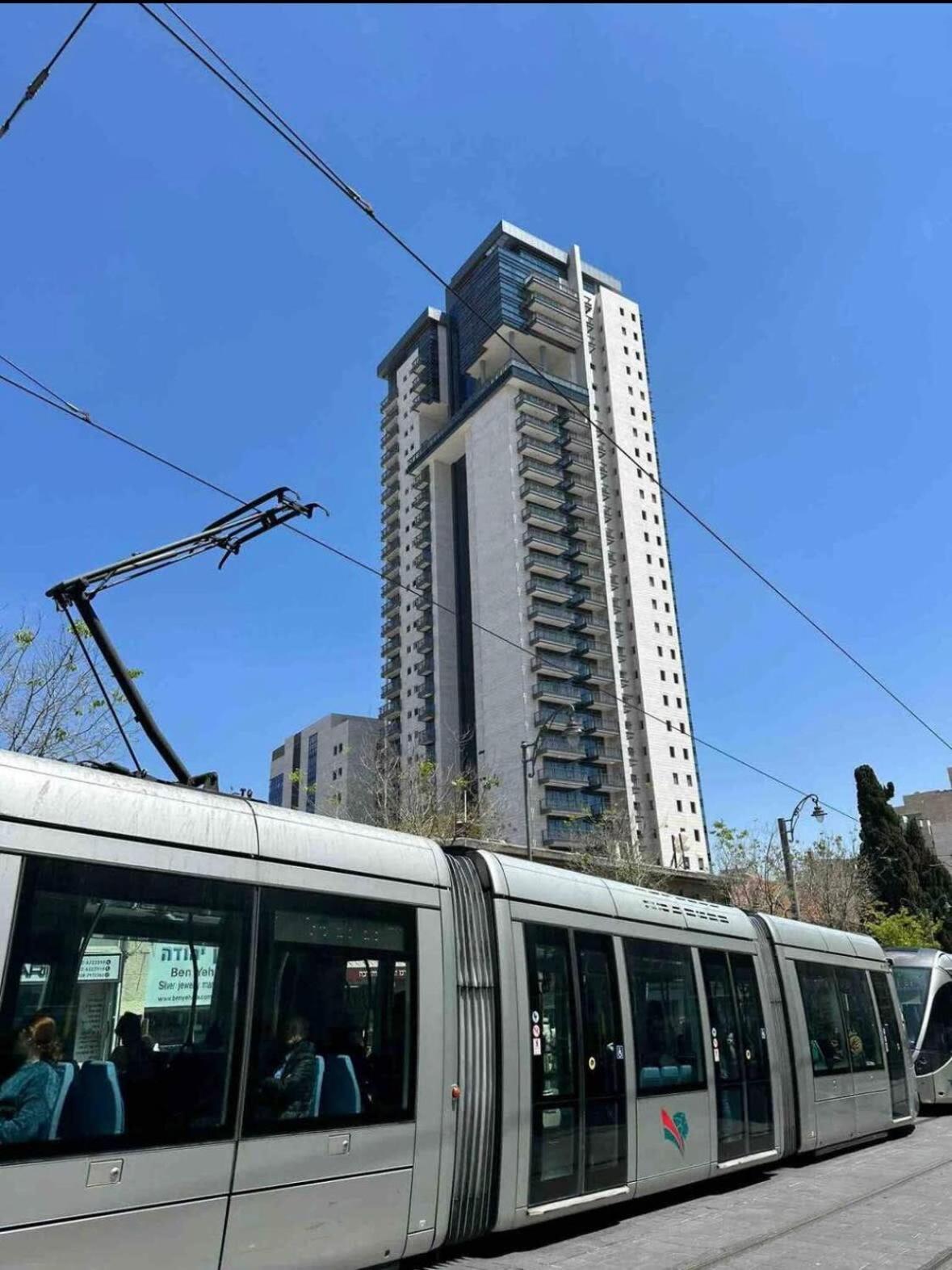 Exclusive 1 Bdm Apartment Parking City Center