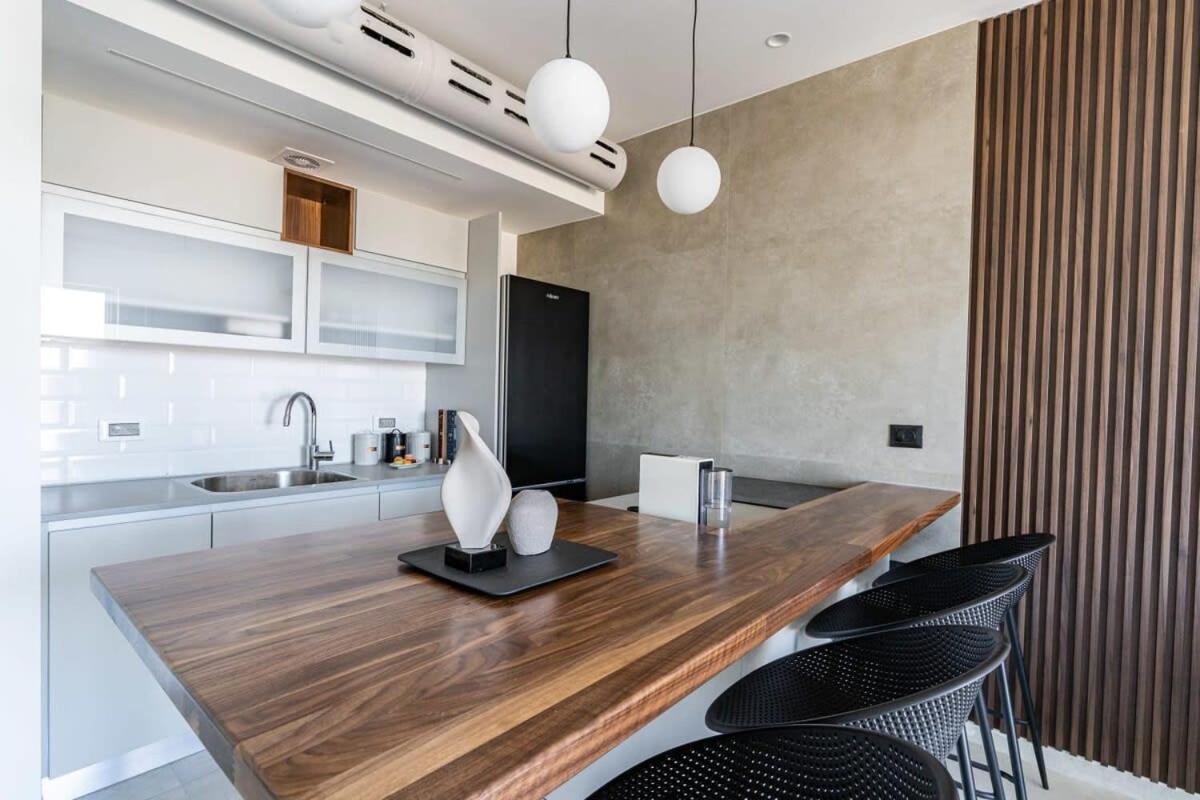 Lovely 1 Bedroom - Savyon View view 4