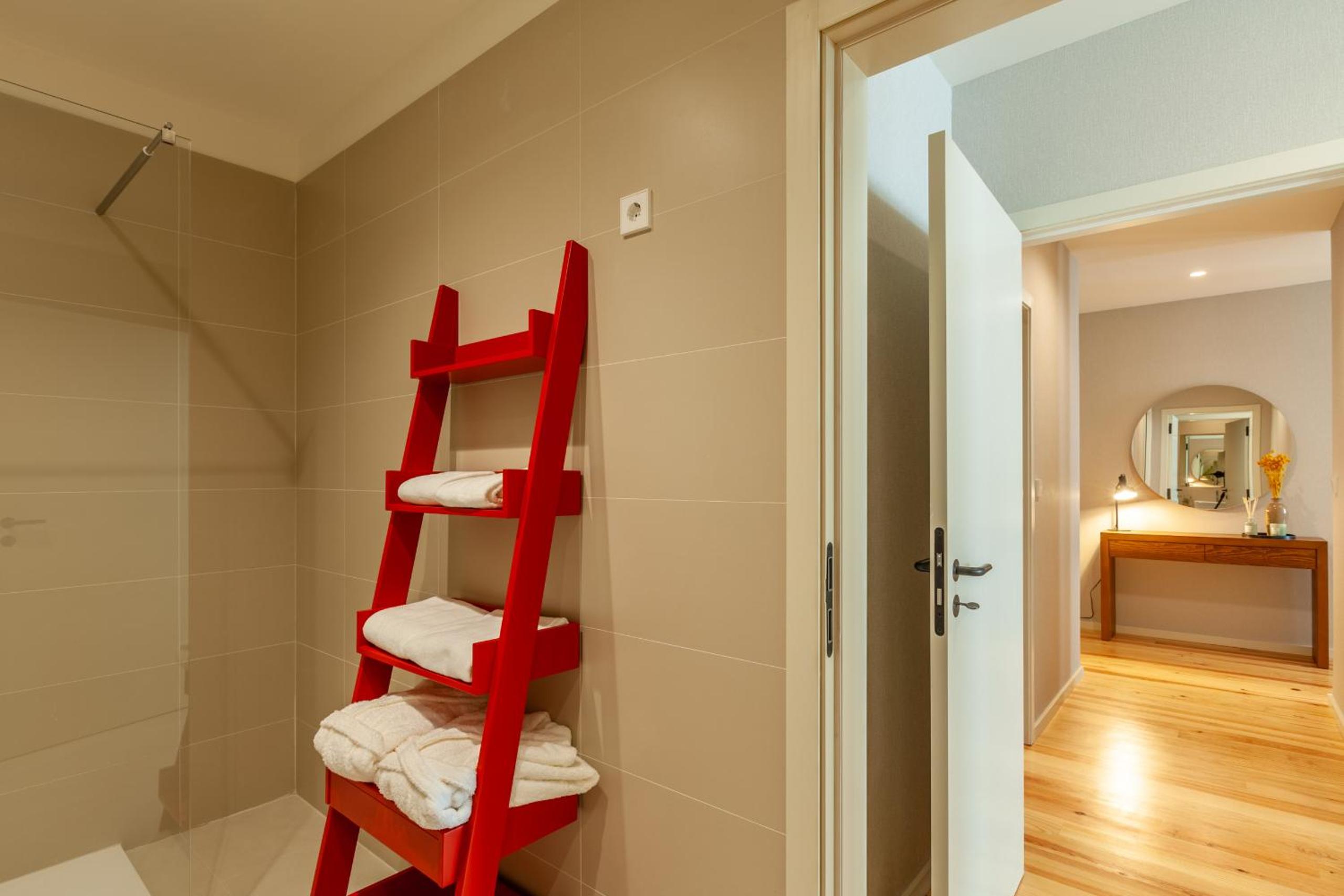 Savvy Signature Apartments